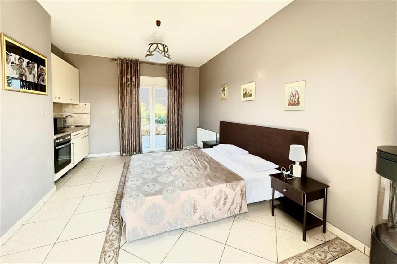 Villa Irina, Nea Potidea Kassandra Beach Экстерьер фото