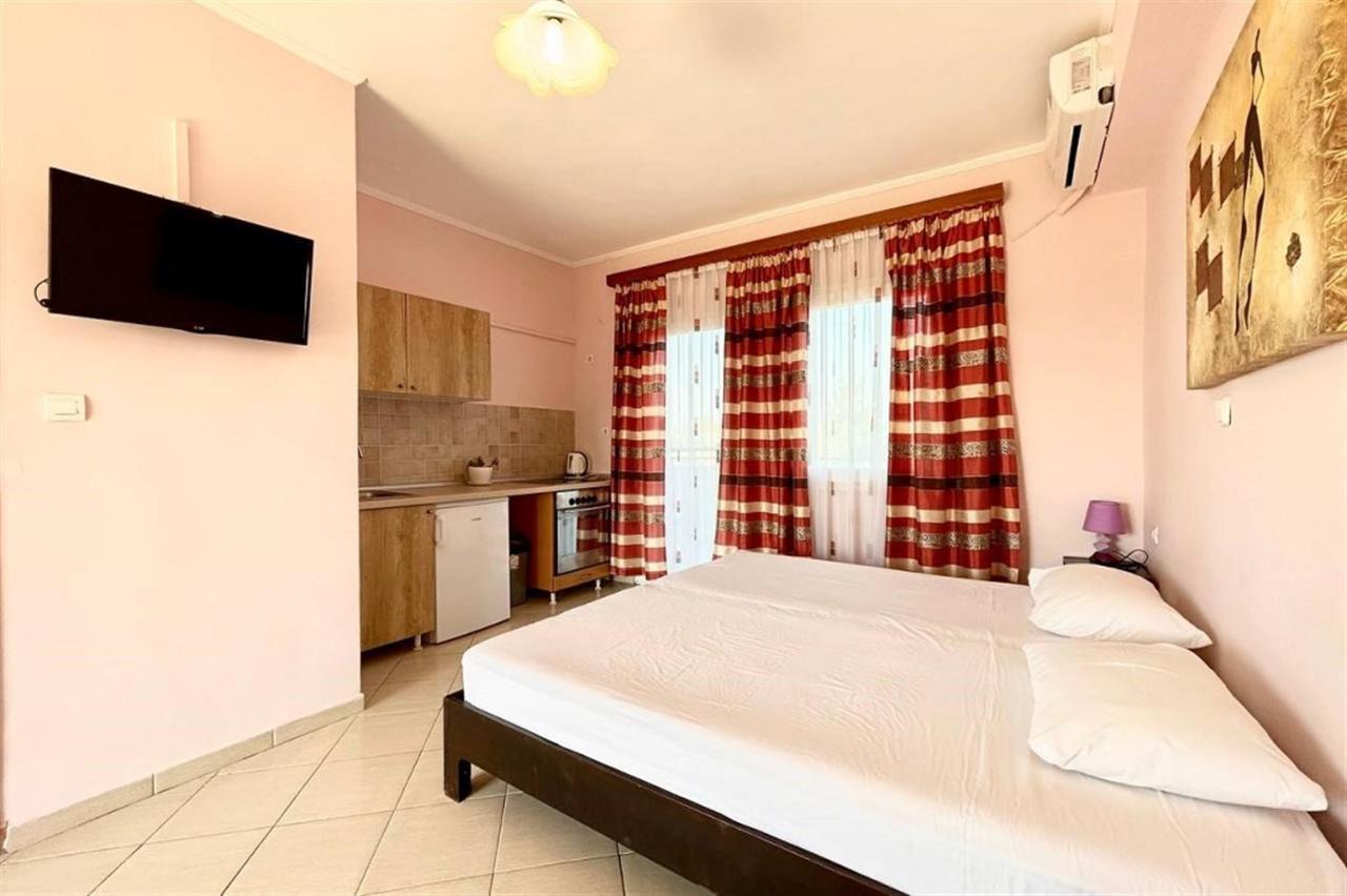 Villa Irina, Nea Potidea Kassandra Beach Экстерьер фото